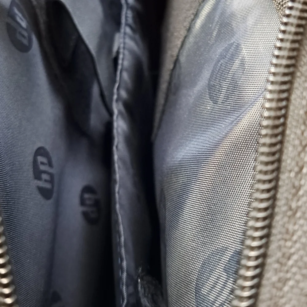 hp Black Nylon Laptop/Briefcase/Messenger Bag